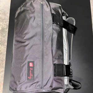 Henty Wingman Messenger-type Garment Bag